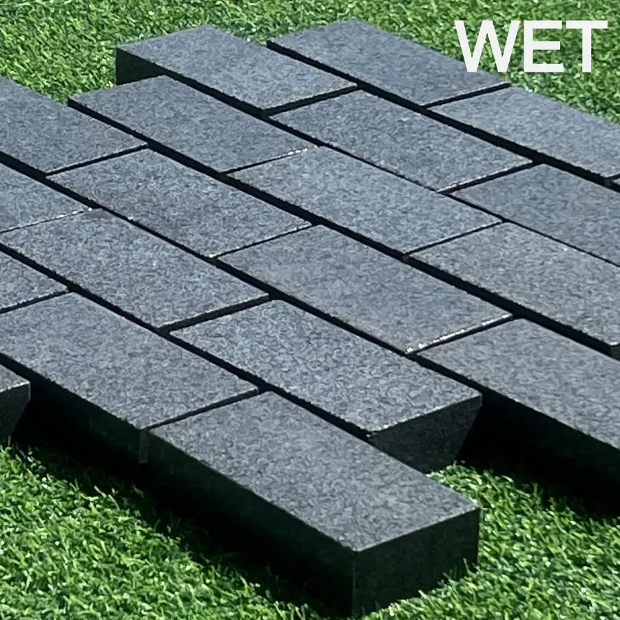 Sawn Granite Setts Mid Grey Flamed 200x100x50mm £59.11/m2
