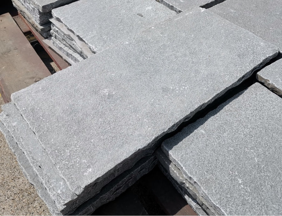 Tandur Grey Limestone Handcut & Tumbled 900x600 22mm Cal. £27.91/m2