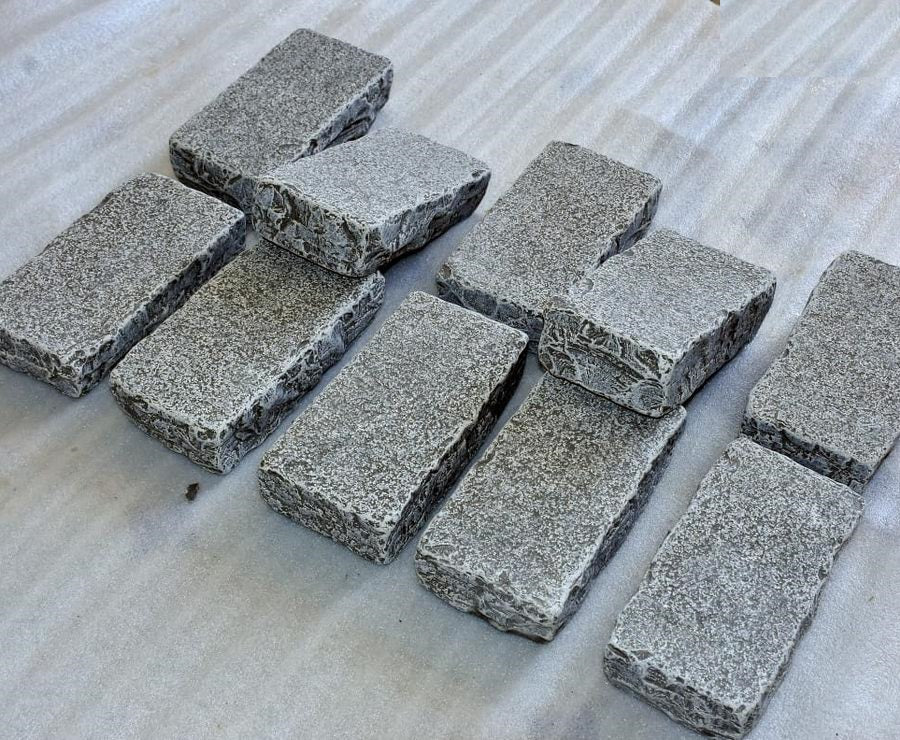 Tandur Grey Limestone Setts & Cobbles 200 x 100 x 50 £42.69/m2