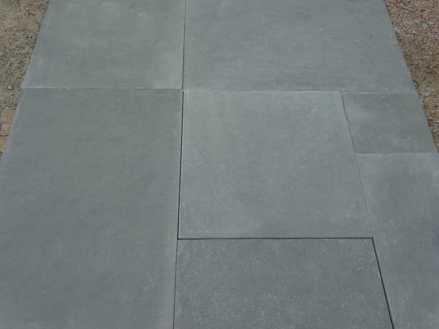 Kota Blue Limestone Paving Sawn Edge 900x600 22mm Cal. £23.99/m2