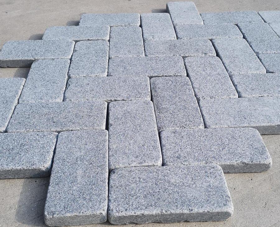 Tumbled Granite Setts, Paving Edging, Blue Black Cobbles 200x100x30mm £41.89/m2