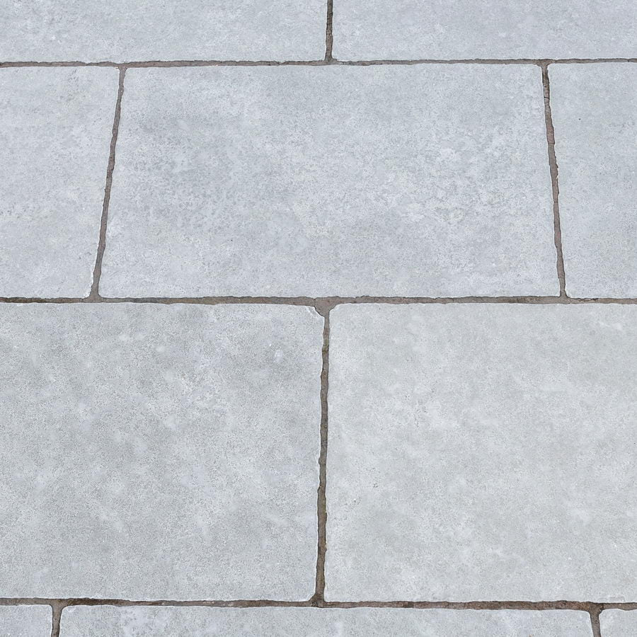 Tandur Grey Limestone Handcut & Tumbled 900x600 22mm Cal. £27.91/m2